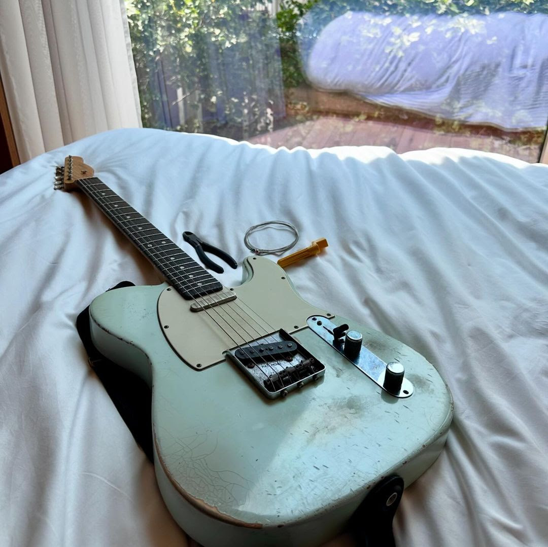 Tele